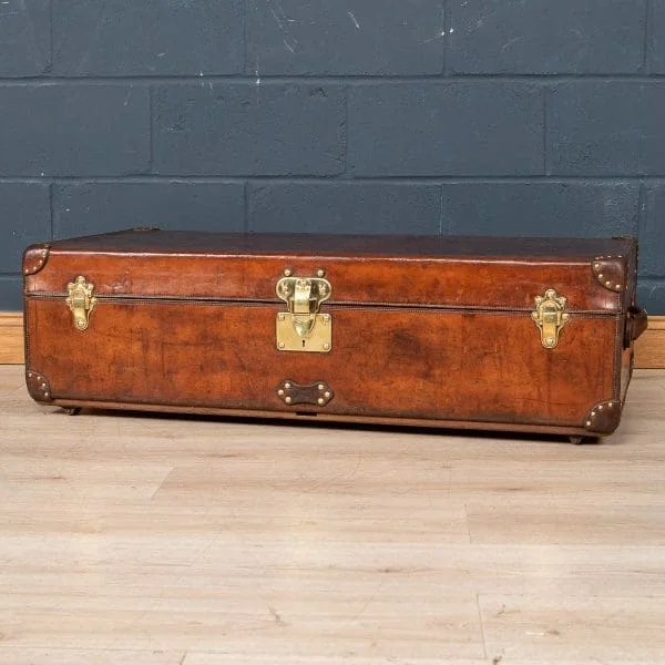 Louis Vuitton Cabin Trunk in Natural Cow Hide France circa 1910 - Image 2