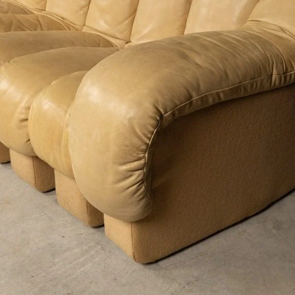 De Sede DS-600 "caterpillar" sofa in cream leather - Image 36