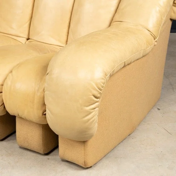 De Sede DS-600 "caterpillar" sofa in cream leather - Image 50