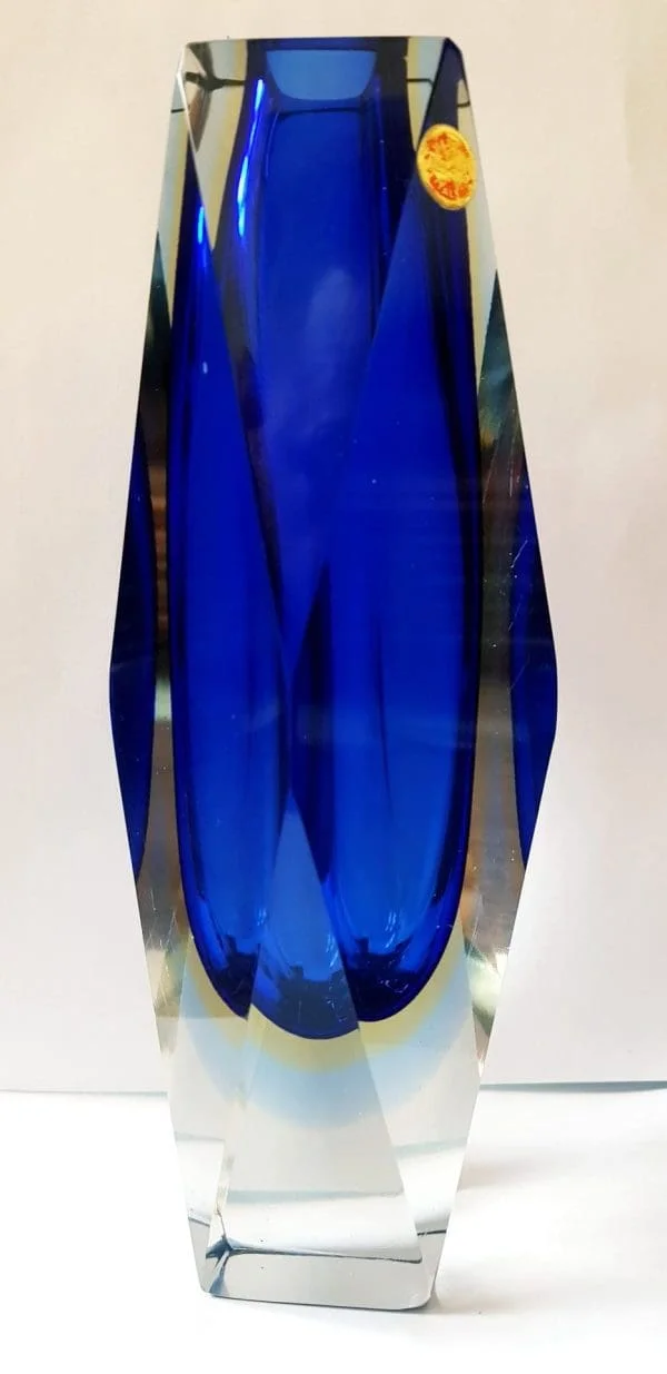 Murano glass triple sommerso faceted vase - Image 2