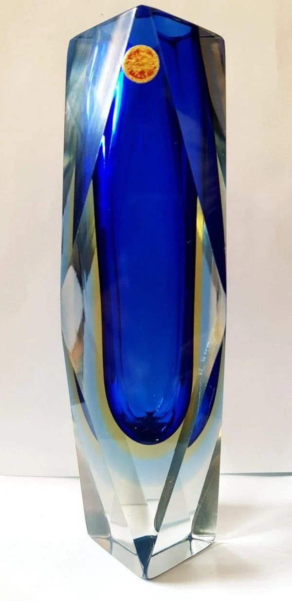 Murano glass triple sommerso faceted vase - Image 4