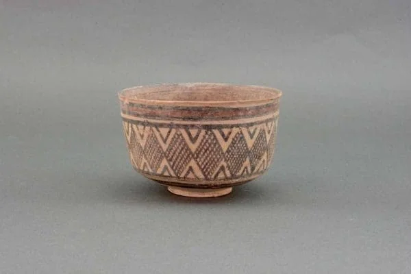 Western Asiatic Neolithic Pottery Bowl 4th-3rd millennium BC - Image 2