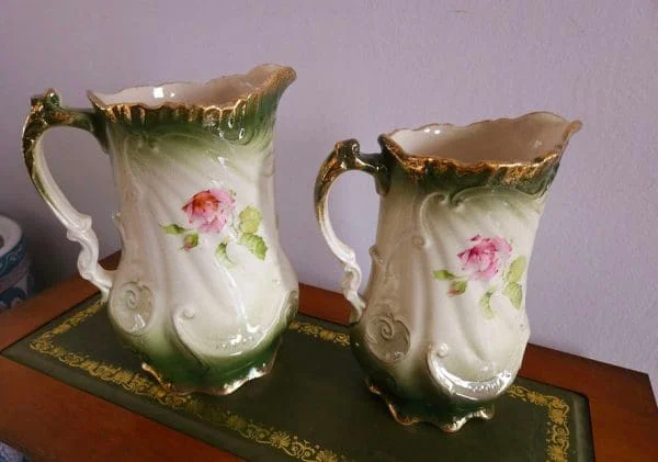 Pair of Victorian Art Nouveau Pitchers with Gold & Floral Decoration - Image 3