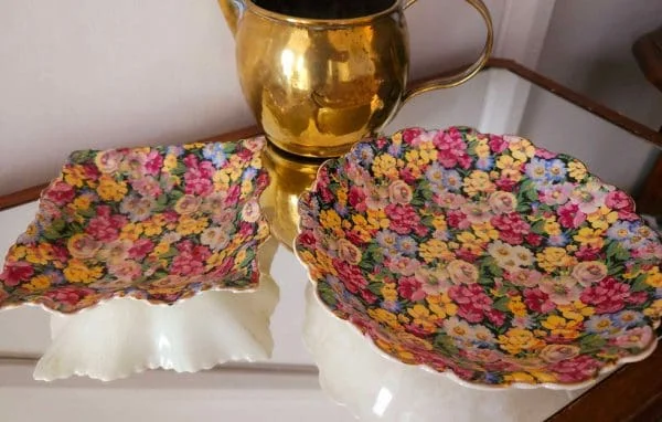 Duo of 1940's James Kent Old Foley 'Florita' Scalloped Dishes - Image 5