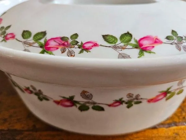 Pretty French Oval Casserole Dish by Apilco porcelaine à feu - Image 4