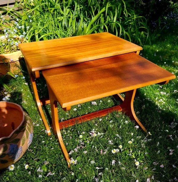 Nest of 2 Small Mid-Century Teak Side Tables - Image 3