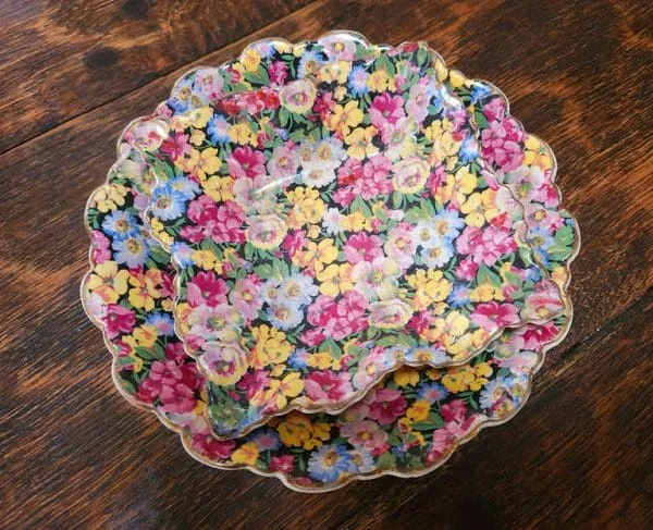 Duo of 1940's James Kent Old Foley 'Florita' Scalloped Dishes - Image 6