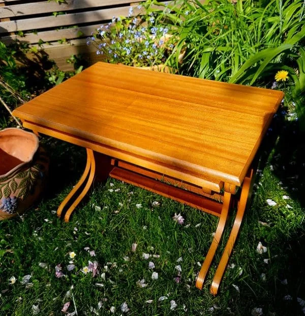 Nest of 2 Small Mid-Century Teak Side Tables - Image 2