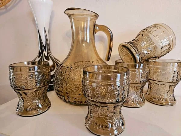 Italian Smoked and Embossed Glass Water Jug with Five Glasses - Image 4