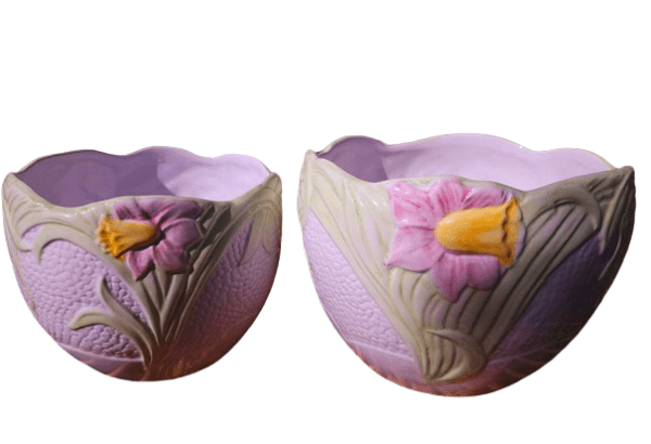 Pair of Martan Portugal Scalloped Plant Pots with Majolica Pink Daffodils