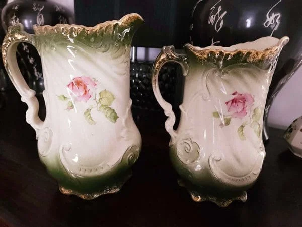 Pair of Victorian Art Nouveau Pitchers with Gold & Floral Decoration - Image 5