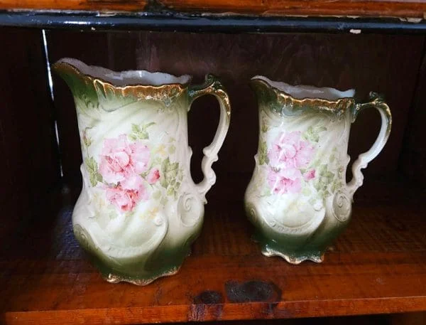 Pair of Victorian Art Nouveau Pitchers with Gold & Floral Decoration - Image 6