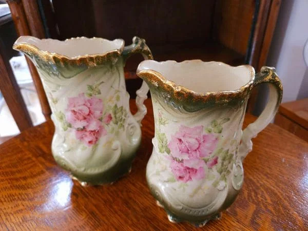 Pair of Victorian Art Nouveau Pitchers with Gold & Floral Decoration - Image 8