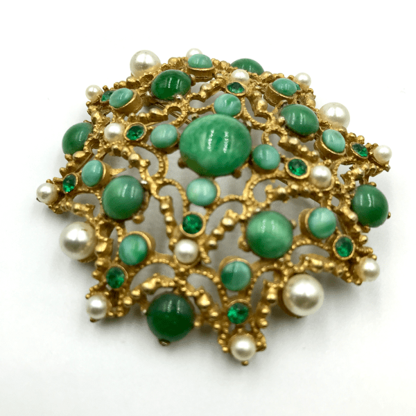 Jade Glass Cabochon and Glass Pearl Brooch - Image 4