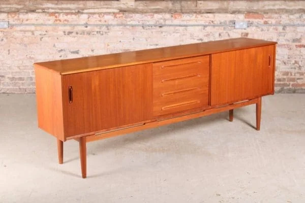 Mid Century teak sideboard by Nils Jonsson for Troeds, Sweden - Image 3