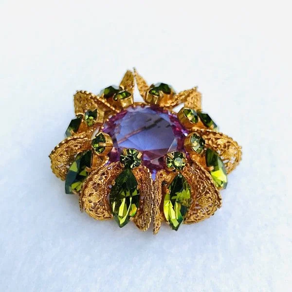 French Couture Amethyst and Olivine Paste Brooch by Roger Jean Pierre - Image 3