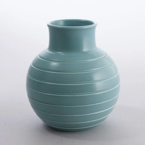 Art Deco Keith Murray for Wedgwood Matt Blue Glazed Ribbed Ovoid Vase - Image 4