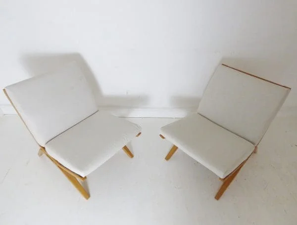 Pair Of Vintage Beech Lounge Chairs Model S725 By Dorothy & Paul Goble For Stag - Image 3