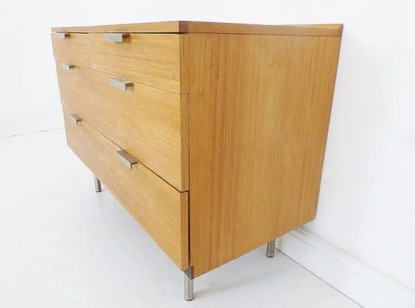 Birch Fineline Chest of Drawers By John & Sylvia Reid For Stag - Image 3