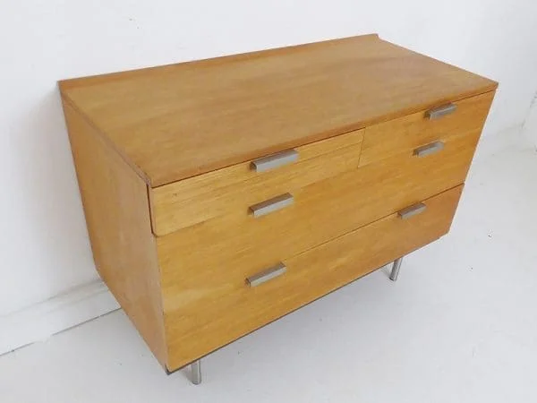 Birch Fineline Chest of Drawers By John & Sylvia Reid For Stag - Image 4