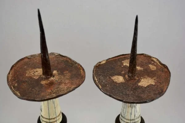 A beautiful pair of antique 18th century or earlier pricket candlesticks - Image 3