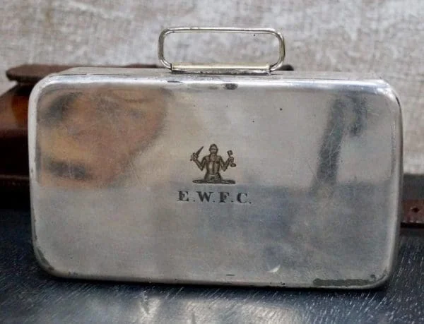 Army and Navy Silver Plated Sandwich Tin and Leather Case - Image 5