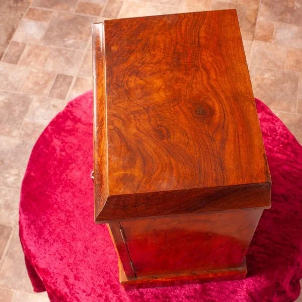 Good Quality Walnut Table Top Collector's Cabinet - Image 6