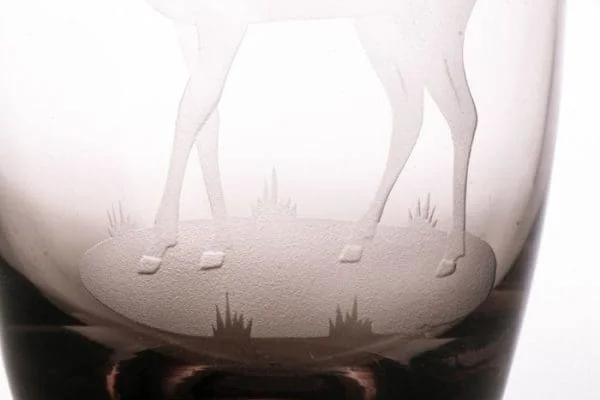 Heavy crystal vase with engraved roe deer design - Image 5