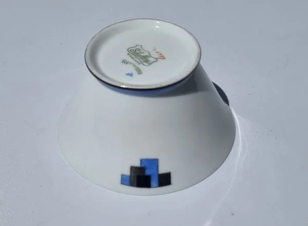 Shelley Art Deco Bowl from a Coffee Set with the Vogue Blue Block Design on an Eve Shape - Image 3