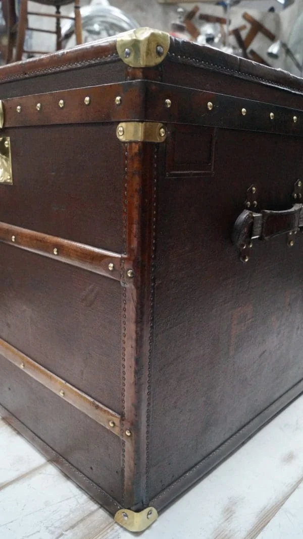 Large Moynat Hat Trunk - Image 11