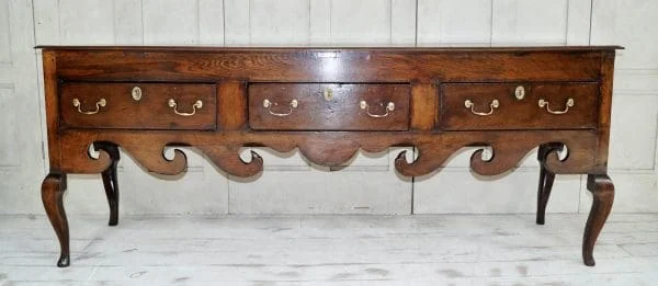 Early Georgian Oak Dresser Base - Image 3