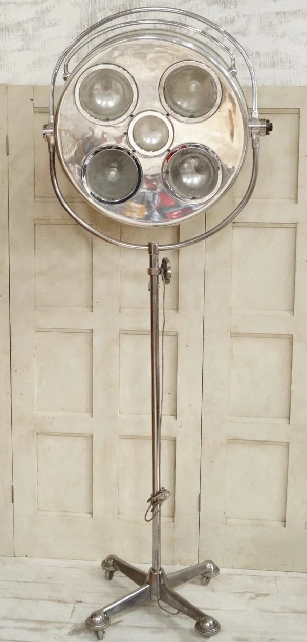 Vintage Ajustable Operating Lamp