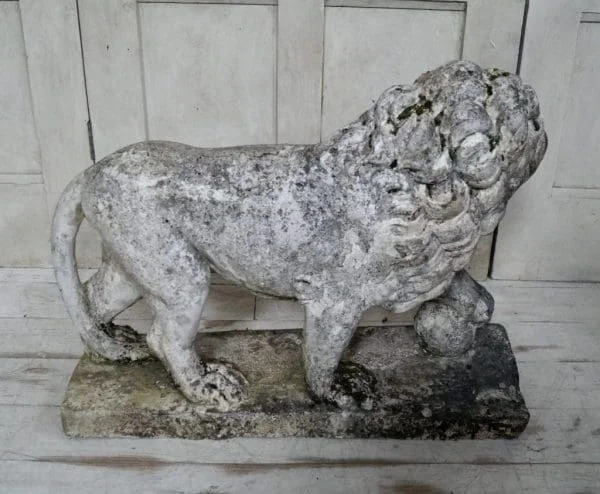 Vintage Medici Stone Lion Statue - Image 2