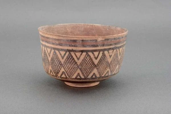 Western Asiatic Neolithic Pottery Bowl 4th-3rd millennium BC - Image 3