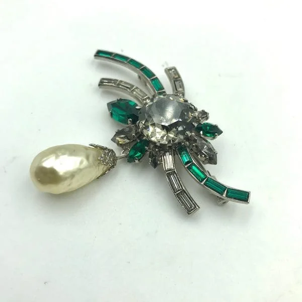 Vintage Max Muller Emerald and Drop Pearl Brooch Circa 1950s - Image 4