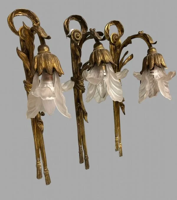 A Set of Three Late 19th Century Gilt and Glass Wall Lights - Image 2