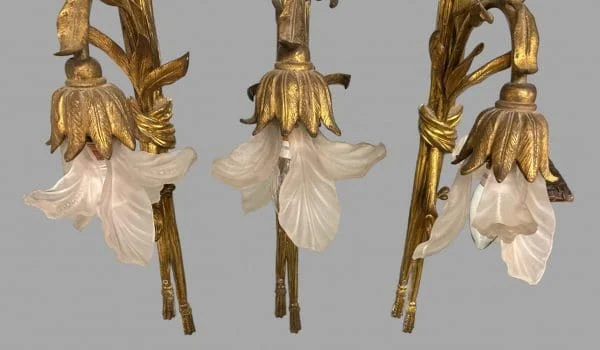 A Set of Three Late 19th Century Gilt and Glass Wall Lights - Image 3