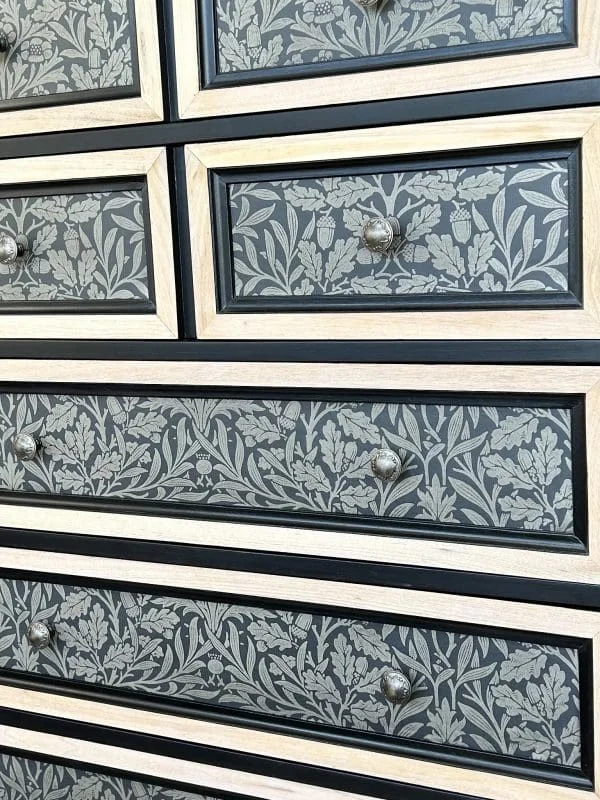 Chest of Drawers. Vintage. Solid wood. William Morris. Handpainted. - Image 2