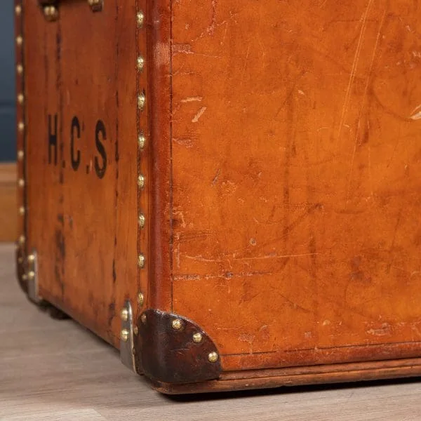 Louis Vuitton Trunk in Natural Cow Hide France Circa 1900 - Image 29