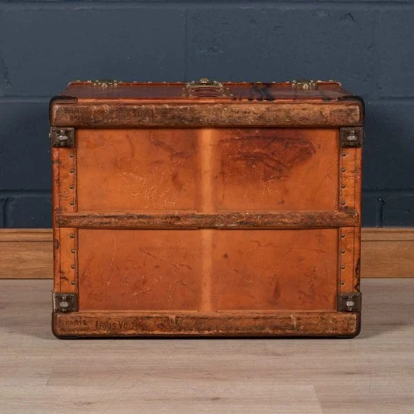 Louis Vuitton Trunk in Natural Cow Hide France Circa 1900 - Image 9