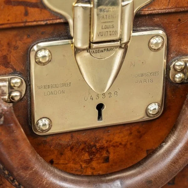 Louis Vuitton Suitcase in Natural Cow Hide, France Circa 1920 - Image 16