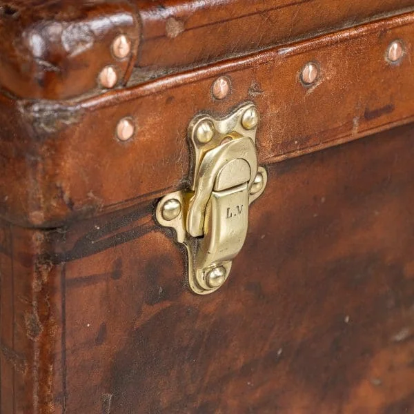 Louis Vuitton Suitcase in Natural Cow Hide, France Circa 1920 - Image 20