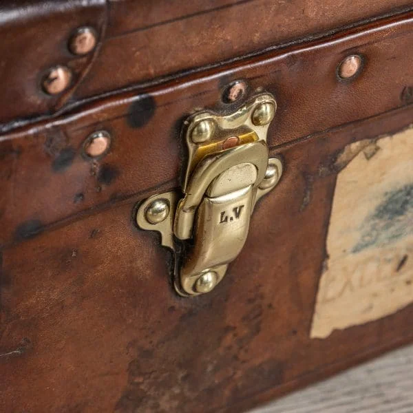 Louis Vuitton Suitcase in Natural Cow Hide, France Circa 1920 - Image 22