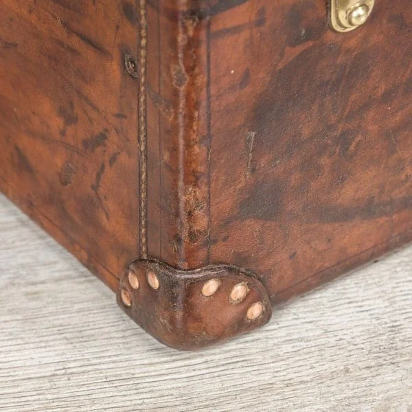 Louis Vuitton Suitcase in Natural Cow Hide, France Circa 1920 - Image 22