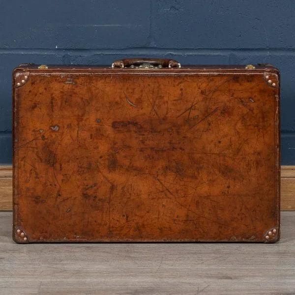 Louis Vuitton Suitcase in Natural Cow Hide, France Circa 1920 - Image 7