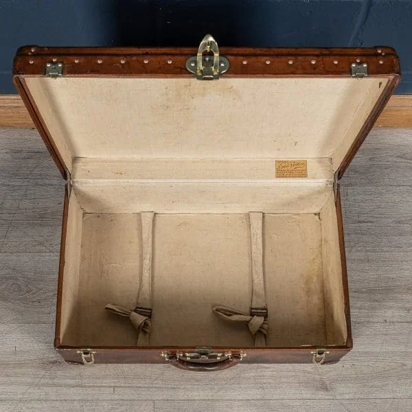 Louis Vuitton Suitcase in Natural Cow Hide, France Circa 1920 - Image 9