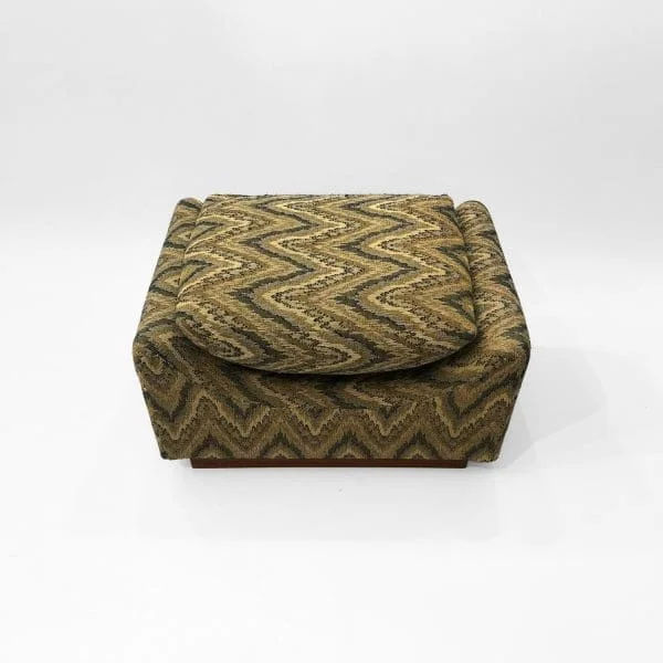 Italian Mid Century Pedestal Stool Circa 1960s - Image 3