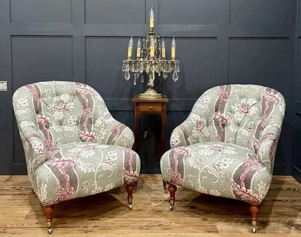 A Pair of Late 20th Century Buttoned English Tub Chairs
