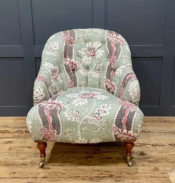 A Pair of Late 20th Century Buttoned English Tub Chairs - Image 6