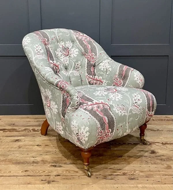 A Pair of Late 20th Century Buttoned English Tub Chairs - Image 5